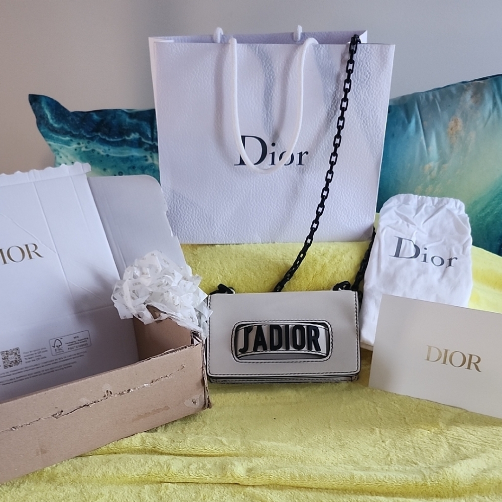 Christian Dior J'ADIOR White & Blk Chain Crossbody Bag. NWOT COMPLETE INCLUSION